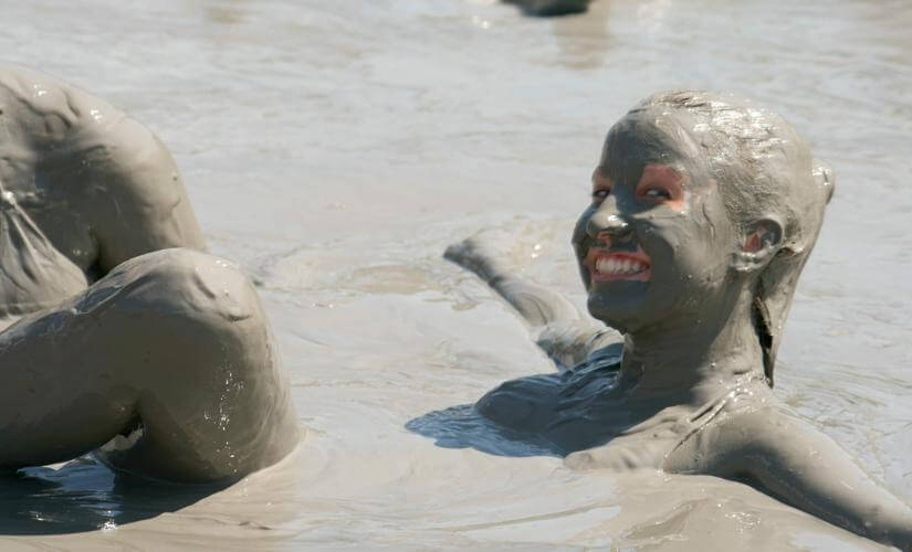 Than Tai Hot Springs and Mud Bath with Lunch from Chan May