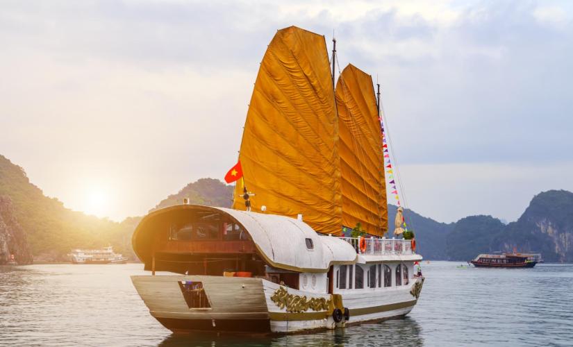 Cruise Halong Bay