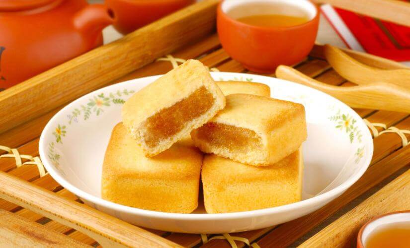 Private Pineapple Cake Making and Taipei City Tour