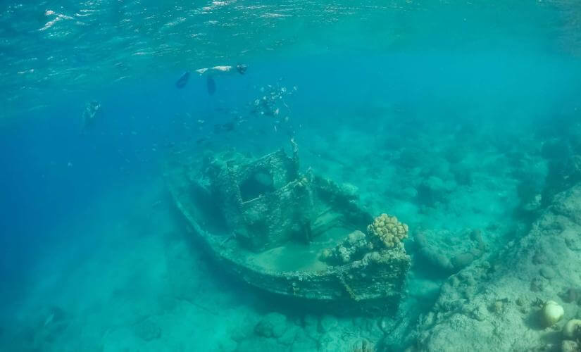 Curacao Catamaran Snorkel and Lunch with Open-Air Bus Transfers