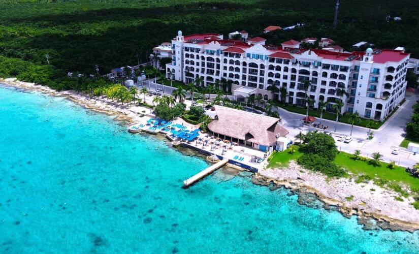 All-Inclusive Money Bar Beach Club Day Pass with Transfers
