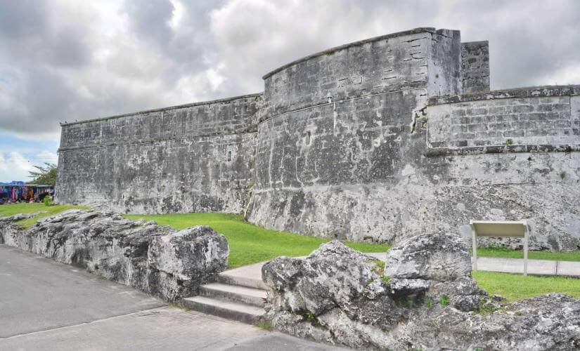 Nassau City Highlights with Cave and Rum Tastings