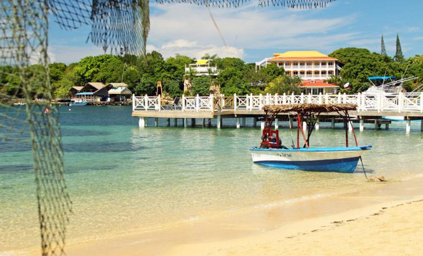Roatan Island Day Trip to West End and Sandy Bay