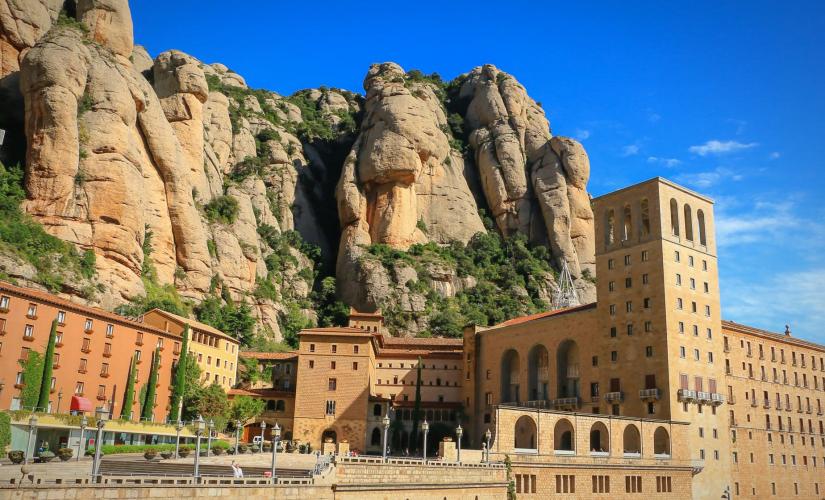 Exclusive Montserrat and Cava Trail Day Trip from Barcelona (Sant Sadurni d'Anoia)