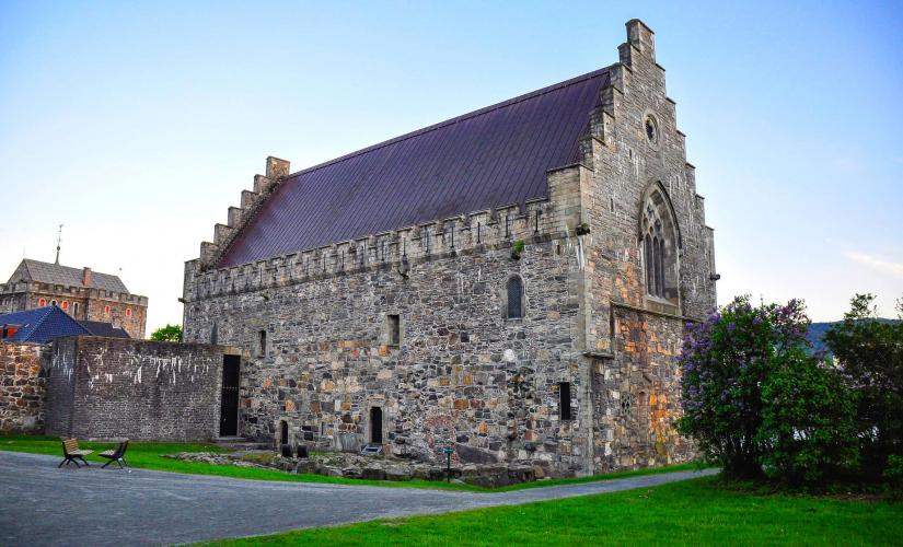 Private 2-hour Walking Tour of Wharf and Fortress