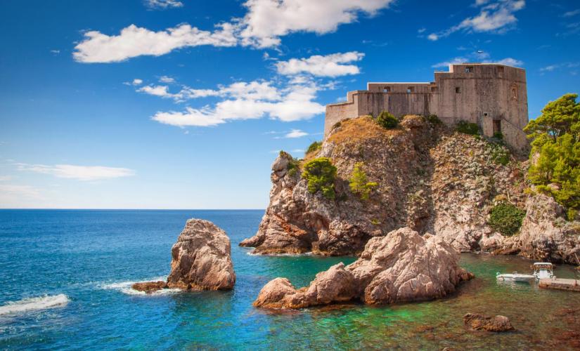Private Game of Thrones with City Walls