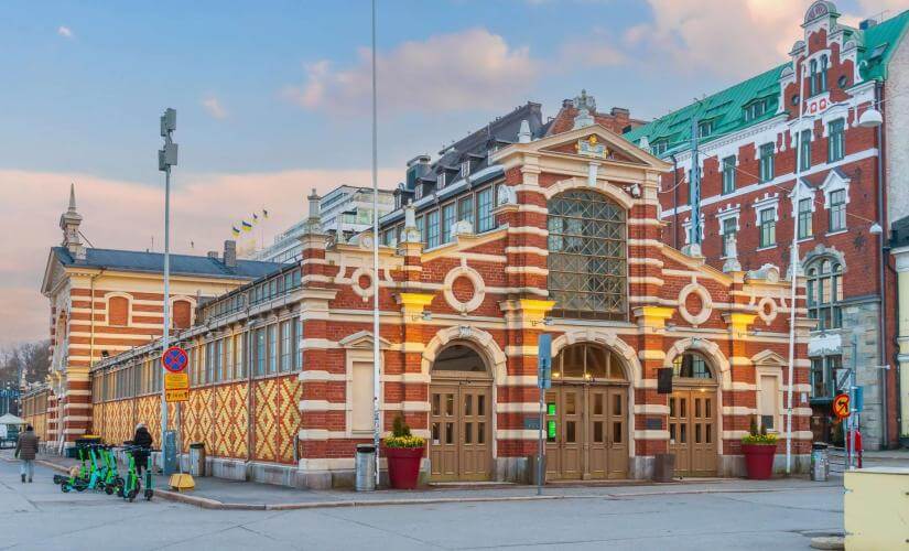 Private Cultural Finnish Experience with Tastings