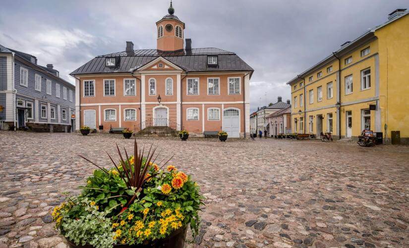 Private Porvoo Day Trip with Lunch at Haikko Manor