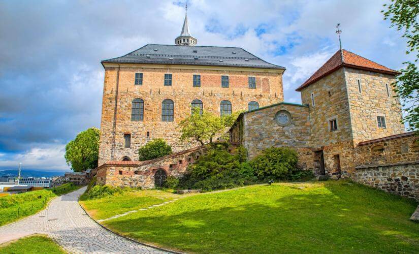 Private Oslo Discovery with Personal Driver