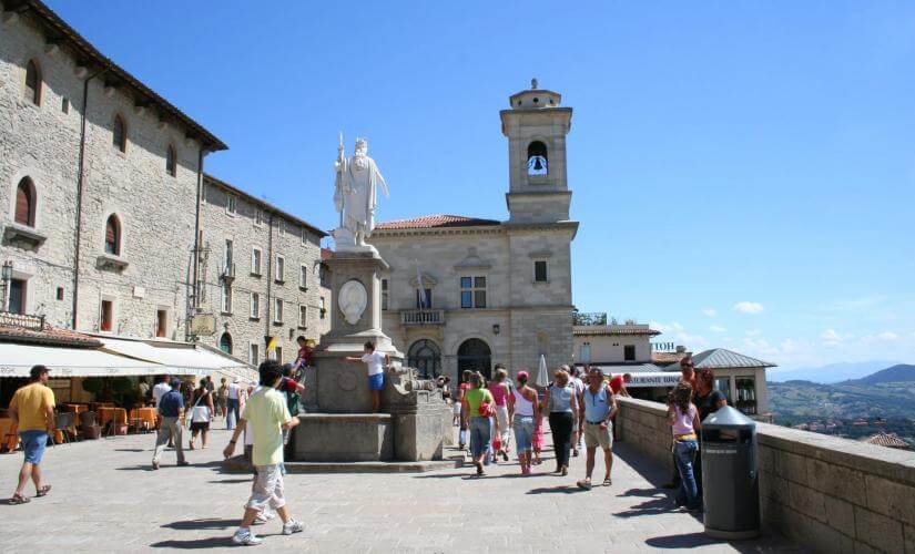 Private San Marino Walk and Exploration from Porto Corsini with Tastings