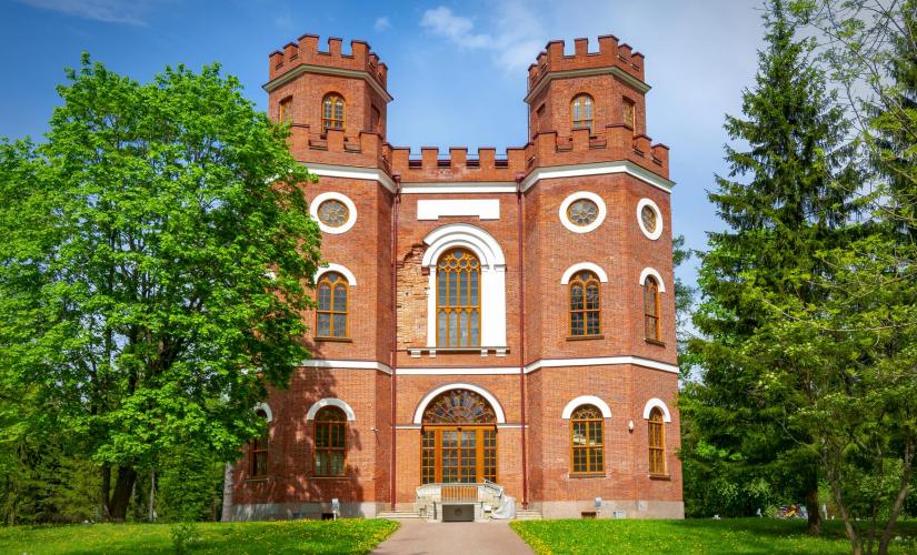Private Peterhof & Alexandria Parks by Train and Hydrofoil