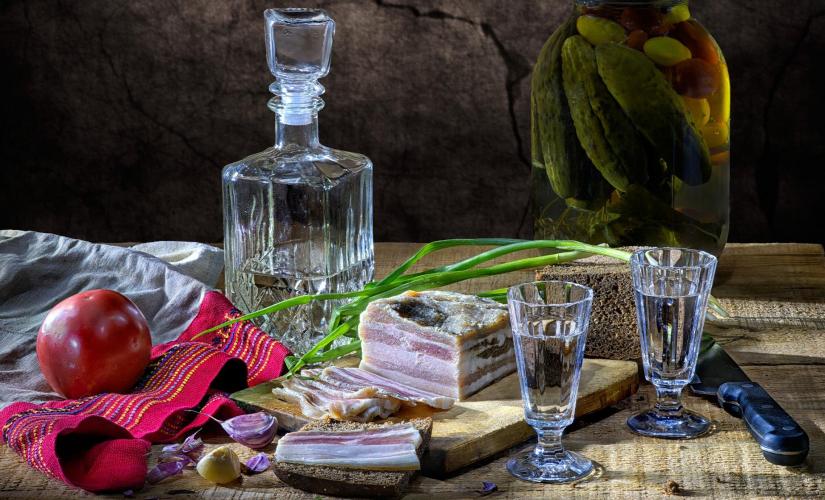 Vodka Tasting and Evening Canal Cruise (Visas Included)