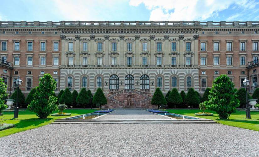 Private Stockholm Sightseeing with Swedish Meatball Cooking Experience