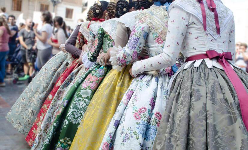 Valencia Fashion and Falleras with Tapas and Wine