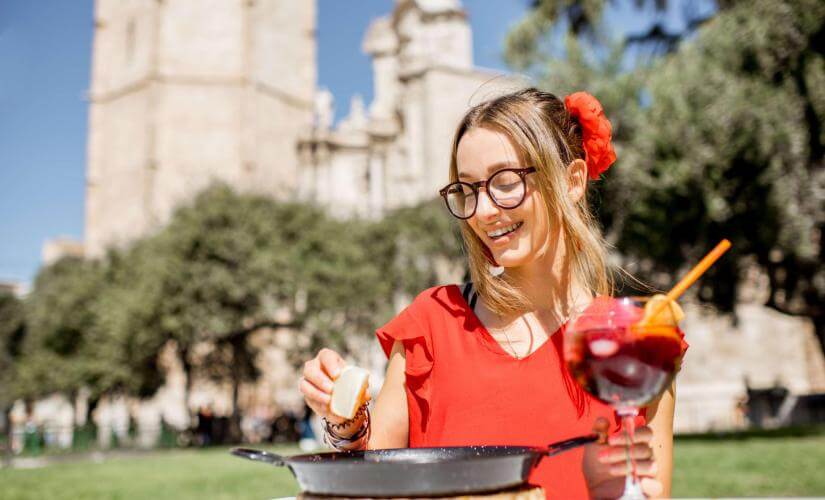 Valencia's Culinary History with Traditional Food Tastings