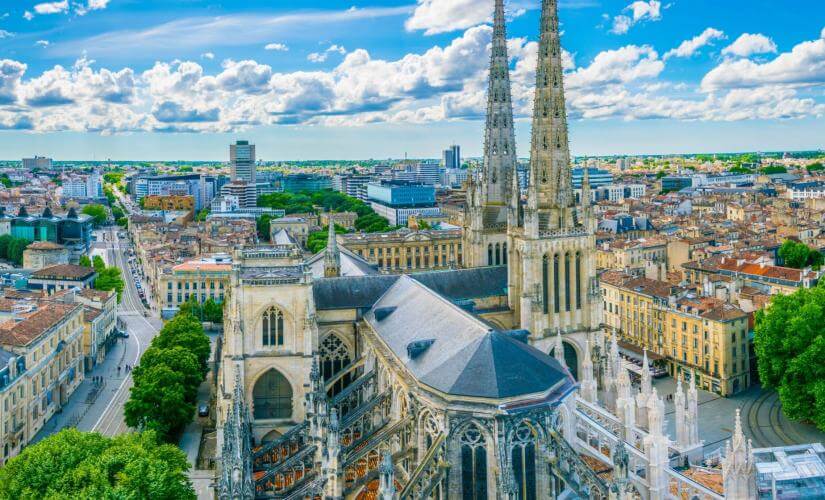 Discover Bordeaux with Free Time and Transfers from Le Verdon