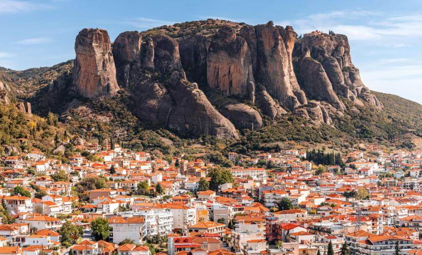 Private Journey from Volos to Meteora Monasteries with Lunch