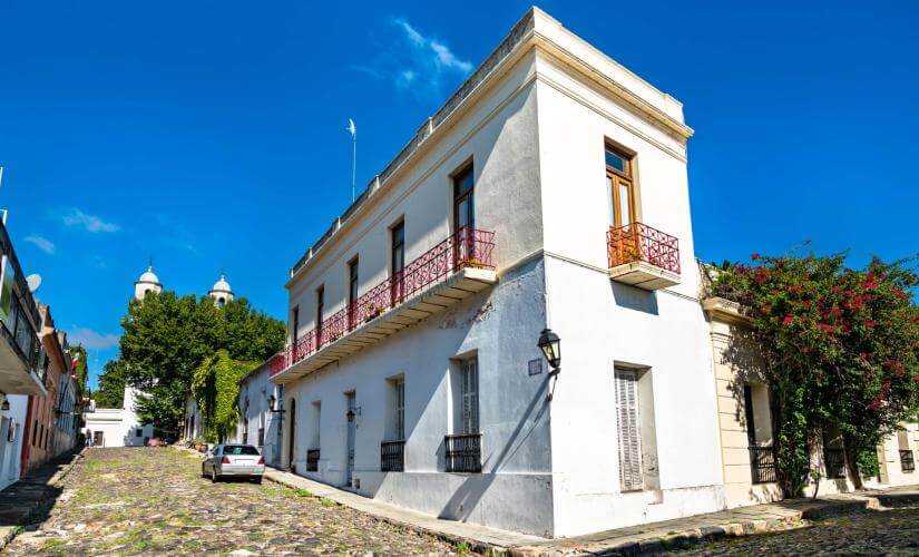 Full Day Discovery and Highlights of Colonia del Sacramento
