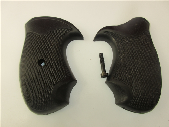 Colt Detective Special Grip Set
â€‹Black Checkered Rubber With Screw
