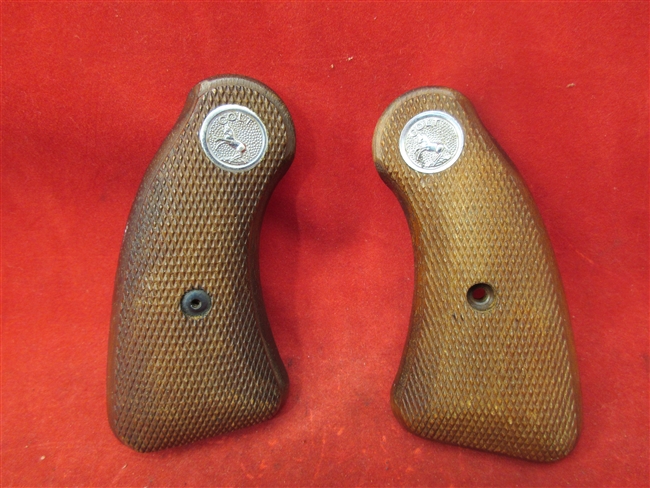 Colt Police Positive Grips, Checkered Wood