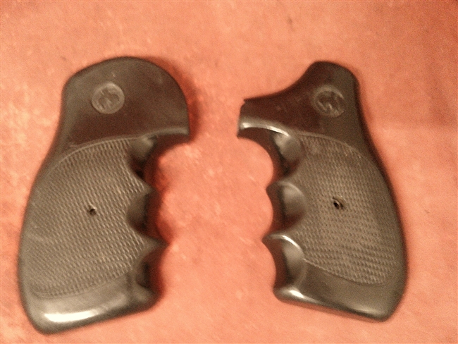 Colt Trooper MK lll Grip Set, .357
