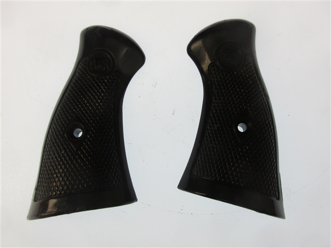 Harrington & Richardson 929 Grip Set
â€‹Checkered Black Plastic