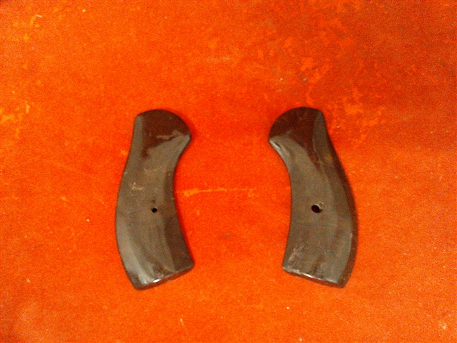 Iver Johnson 67 S Grip Panels