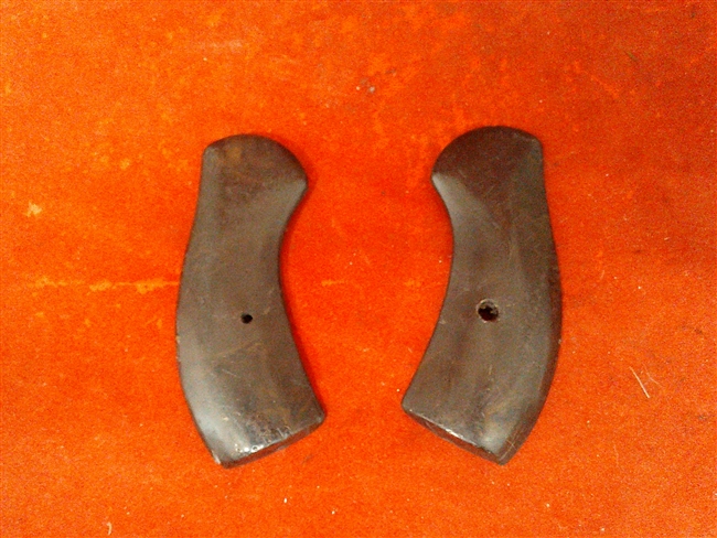 Iver Johnson Cadet 55 S Grip Set