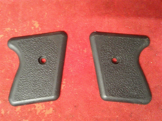 Accu-Tek BL9 Grip Panels