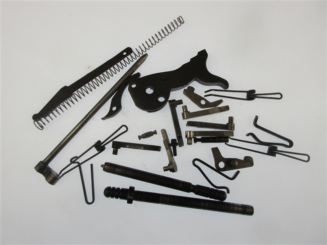 Assorted Single Action Revolver Parts
â€‹Unkown Application, No Returns