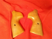 Mustang Grip Company Grip Set