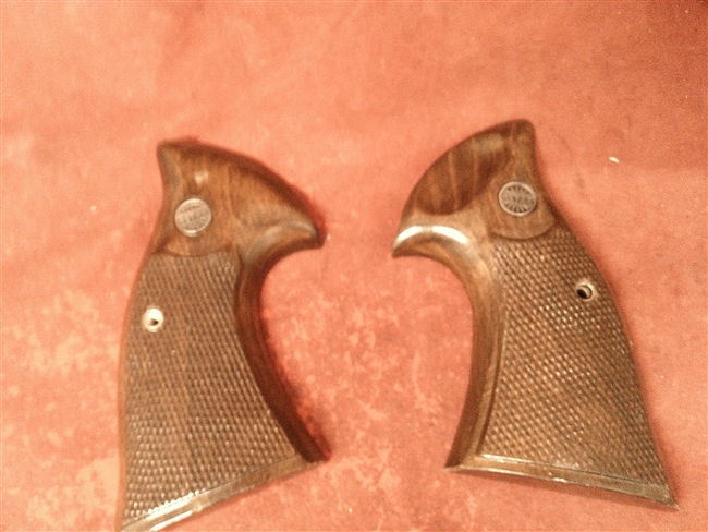 Astra Inox Grip Set, Checkered Wood