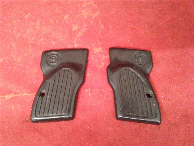 Sterling Arms 302 Grip Set