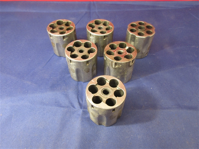 Smith & Wesson 686/586 Pinned Cylinder
â€‹Non Functional Movie Prop Cylinder
â€‹Shown With .38 and .357 Round Inserted