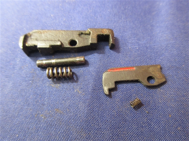 Taurus PT111 Pro Extractor Assembly
â€‹Includes Loaded Chamber Indicator