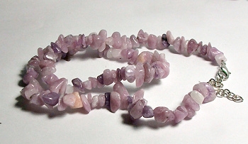 A123-08 STONE CHIP NECKLACE IN LAPDOLITE