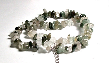 A123-16 STONE CHIP NECKLACE IN GARDEN QUARTZ