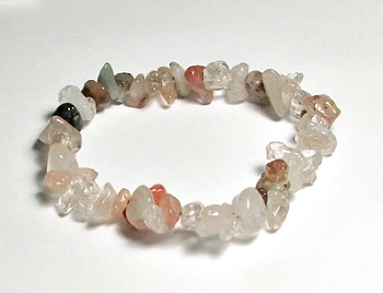 A124-39 STONE CHIP BRACELET IN GARDEN CRYSTAL