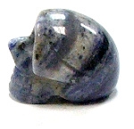 A23-31 SMALL SKULL IN EUROPEAN SODALITE