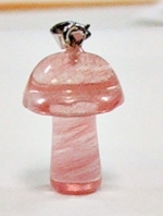 A37-42 SMALL MUSHROOM PENDANT IN WATERMELLON QUARTZ