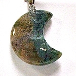 A64-02 STONE CRESCENT MOON PENDANT IN INDIA AGATE--30*25*8--A64