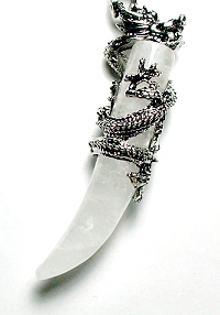 DT-10 STONE DRAGON TOOTH PENDANT IN CLEAR QUARTZ