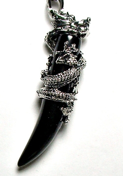 DT-44 STONE DRAGON TOOTH PENDANT IN ONYX