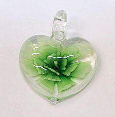 GP1-08-04 GLASS HEART PENDANT WITH FLOWER