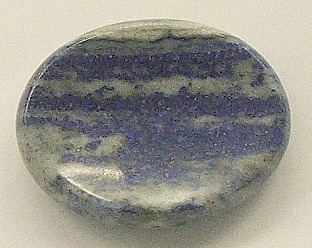 HO5-29 WORRY STONE IN LAPIS