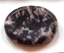 HO5-46 WORRY STONE IN LEPIDOLITE