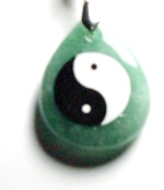 YY89-57 STONE PENDANT IN YIN YANG IN AVENTURINE