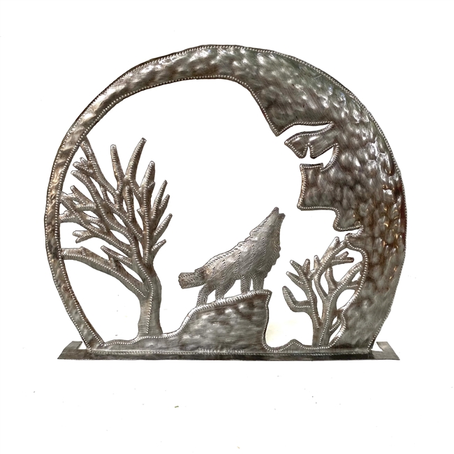 Wolf Howling Stand Alone