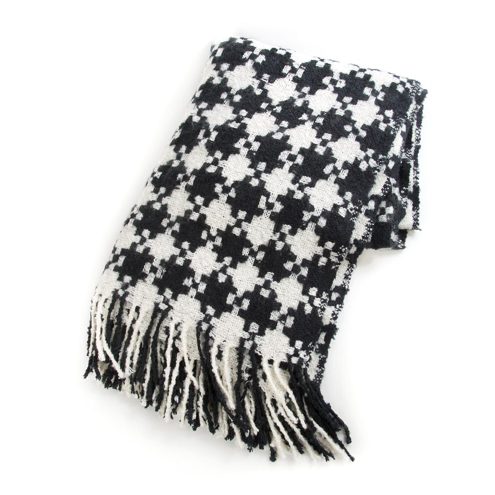 Mackenzie-Childs Houndstooth Throw - Black & Ivory