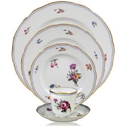 Bernardaud A La Reine Five Piece Place Setting